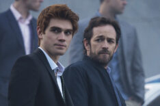 KJ Apa as Archie and Luke Perry as Fred in the pilot of Riverdale