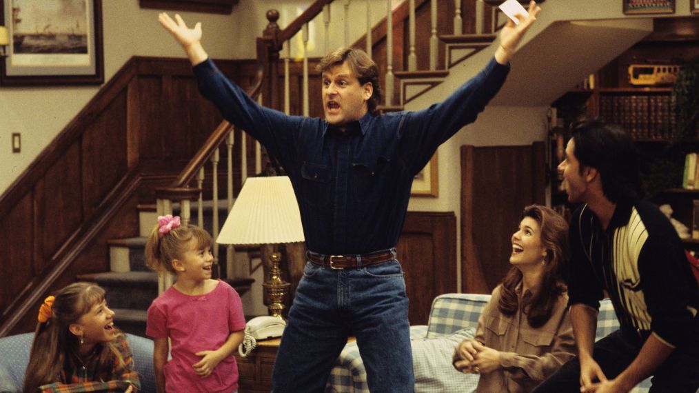 Full House - Stephanie (Jodie Sweetin), Michelle (Mary Kate/Ashley Olsen), Rebecca (Lori Loughlin) and Jesse (John Stamos).