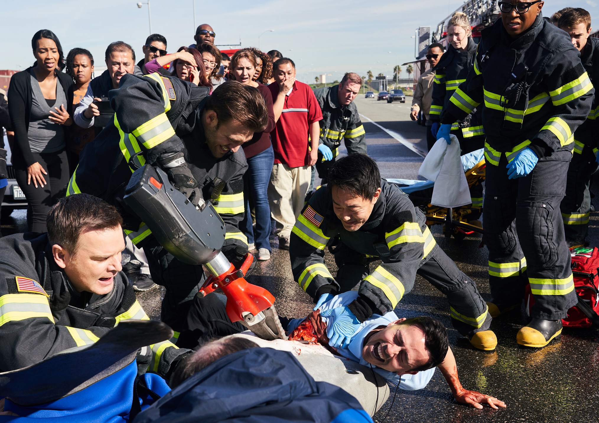 Спасения сша. Кеннет чои 911. Капитан Нэш 911.