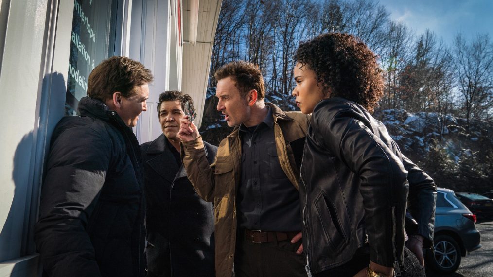 FBI: Most Wanted - Peter Facinelli as Mike Venuti, Nathaniel Arcand as FBI Agent Clinton Skye, Julian McMahon as FBI Agent Jess Lacroix, and Roxy Sternberg as FBI Agent Sheryll Barnes