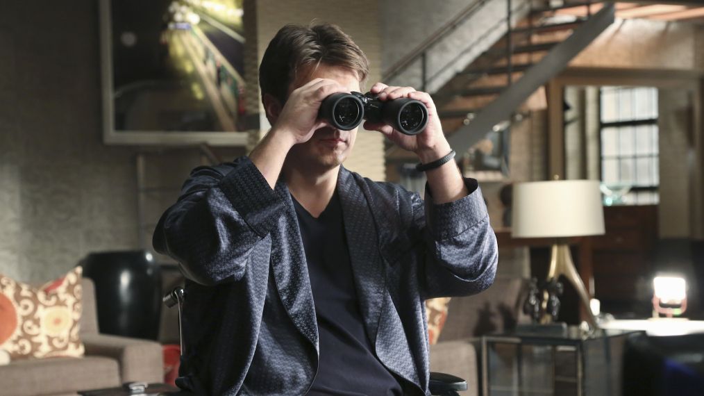 Nathan Fillion as Castle struggles to prove he witnessed a murder from across the street - Season 5