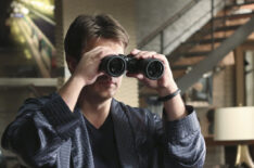 Nathan Fillion as Castle struggles to prove he witnessed a murder from across the street - Season 5