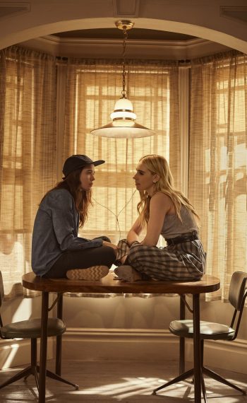 Ellen Page as Shawna and Zosia Mamet as Claire in Tales of the City