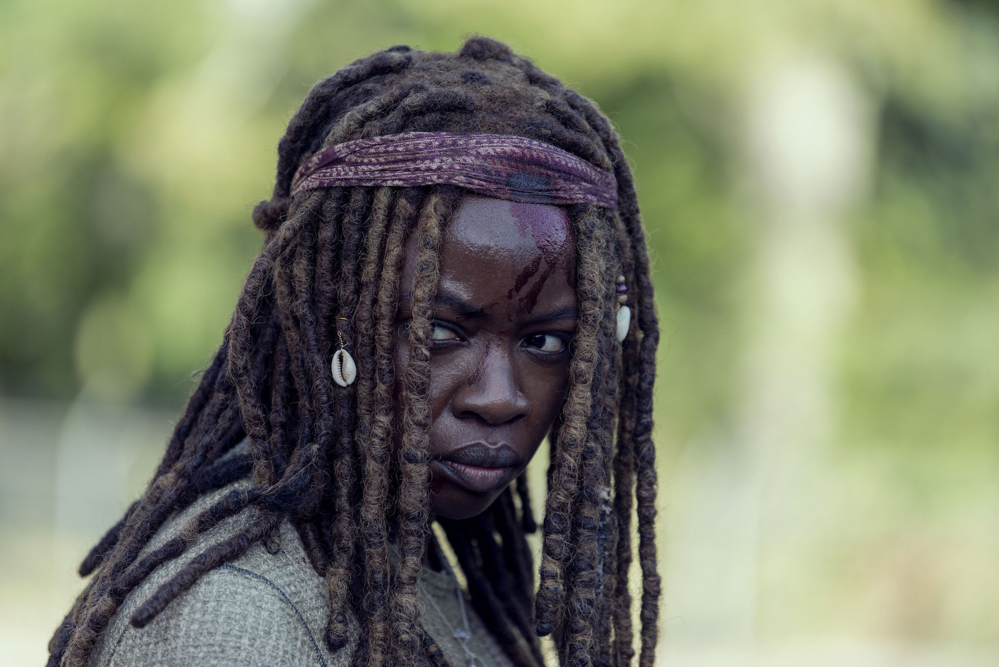 The Walking Dead Reveals The Terrible Secret Behind Michonne Daryl S Scars Recap
