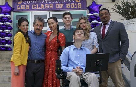 Speechless - Marin Hinkle, John Ross Bowie, Minnie Driver, Mason Cook, Micah Fowler, Kyla Kenedy, Cedric Yarbrough