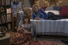 Christina Applegate & Linda Cardellini on Getting Through 'Dead to Me's Emotional Scenes