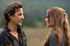 Marcus Kane (Henry Ian Cusick) and Abby Griffin (Paige Turco) in The 100 - Spacewalker