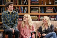 The Big Bang Theory - Howard Wolowitz (Simon Helberg), Bernadette (Melissa Rauch), and Penny (Kaley Cuoco) - 'The Stockholm Syndrome'