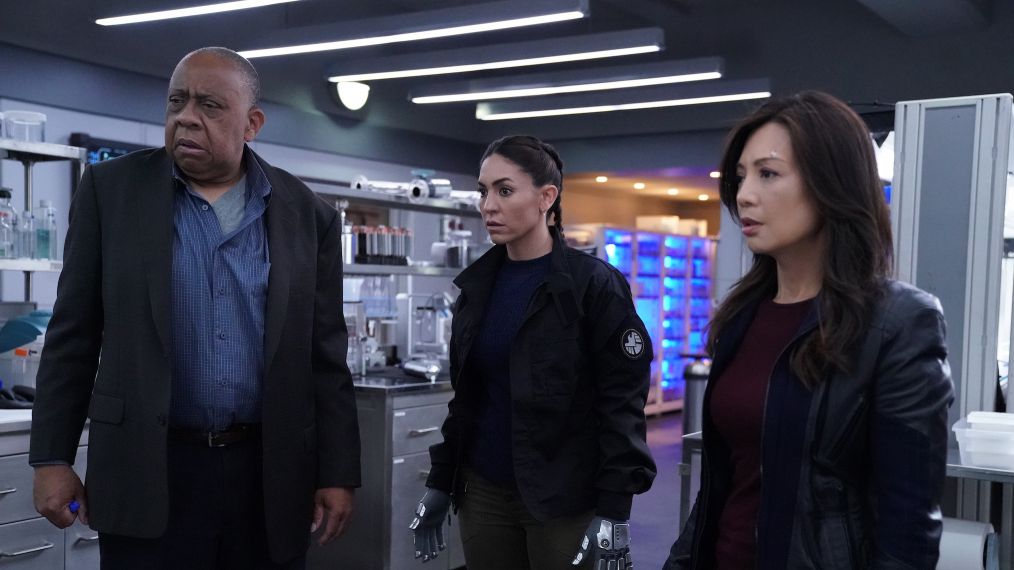 Barry Shabaka Henley, Natalia Cordova-Buckley, Ming-Na Wen in Marvel’s Agents of S.H.I.E.L.D. - 'The Sign/New Life'