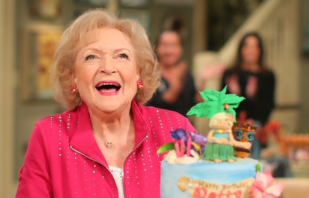 Betty White celebrates her 93rd birthday on the set of Hot in Cleveland