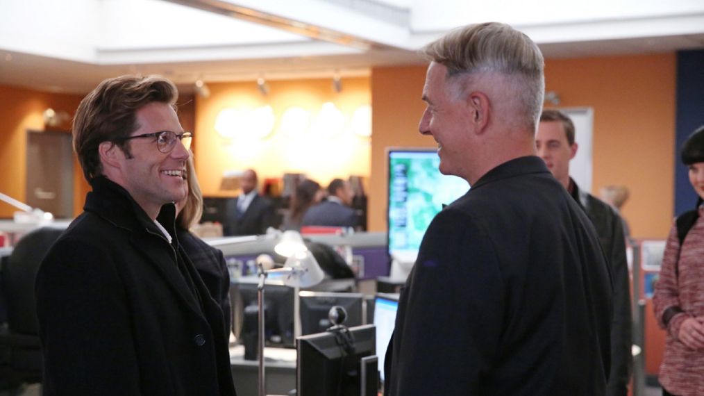 Jamie Bamber and Mark Harmon in NCIS - 'Grounded'