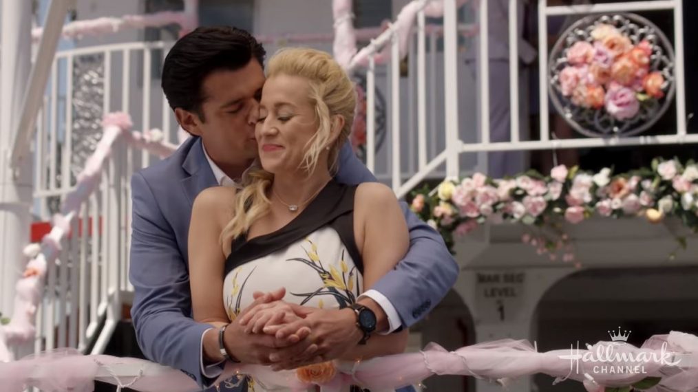 Kellie Pickler, Wes Brown in Wedding at Graceland