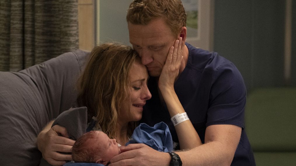 Kim Raver and Kevin McKidd hold their new baby in Grey's Anatomy