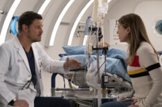 Justin Chambers as Alex Karev and Ellen Pompeo as Meredith Grey in Grey's Anatomy