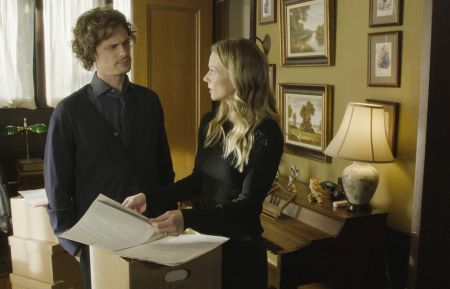 Criminal Minds - Night Lights - Matthew Gray Gubler (Dr. Spencer Reid), A.J. Cook (Jennifer Jareau)