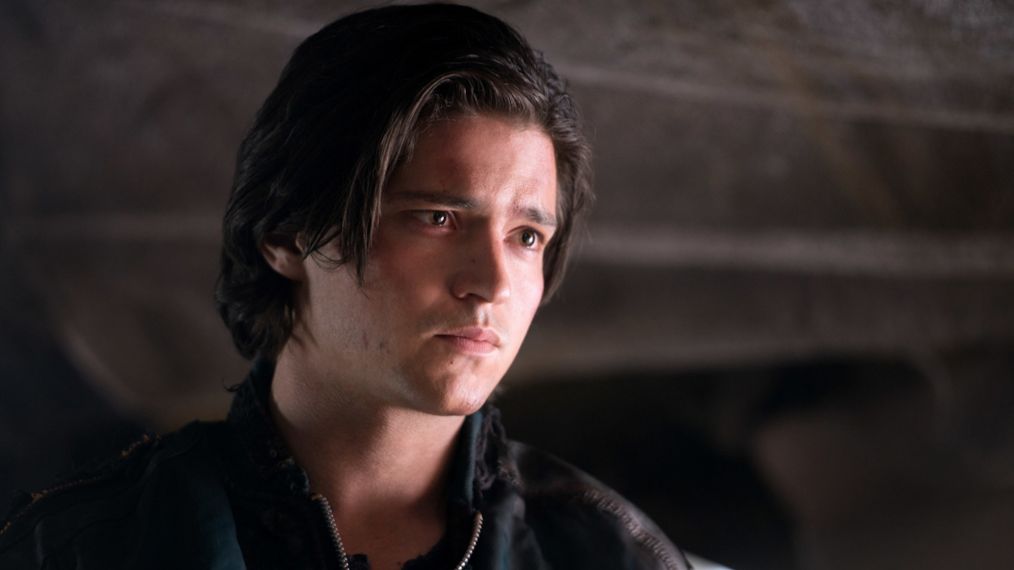 Thomas McDonell as Finn in The 100 - 'Spacewalker'