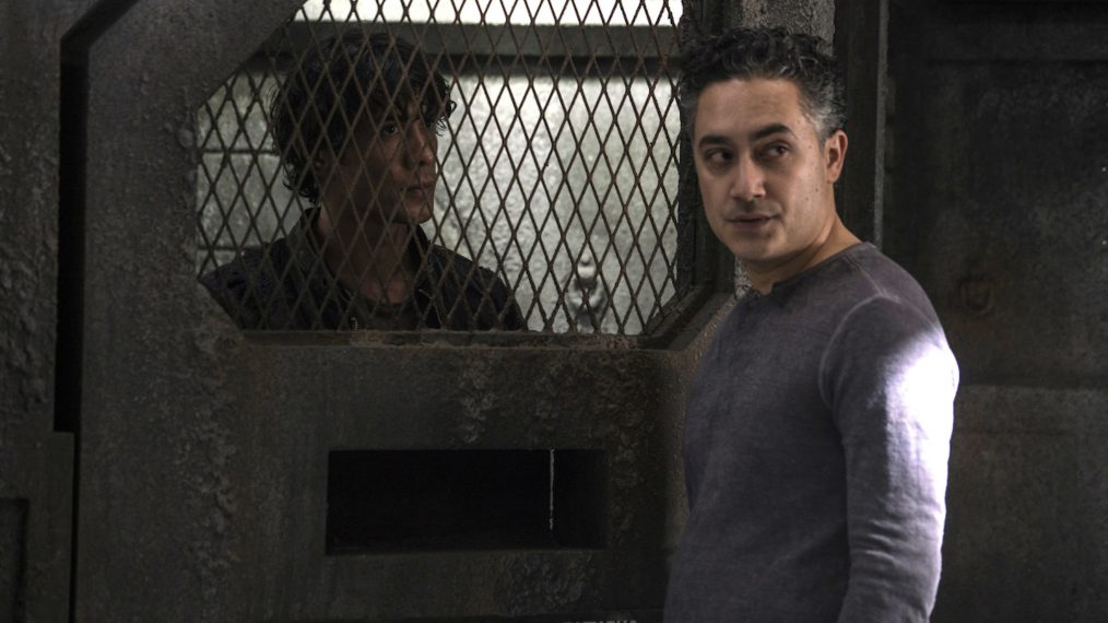 Bob Morley as Bellamy and Alessandro Juliani as Sinclair in The 100 - 'Terms and Conditions'