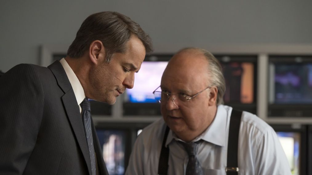 Russell Crowe Envisions Fox News Founder Roger Ailes in 'The Loudest Voice' (PHOTOS)