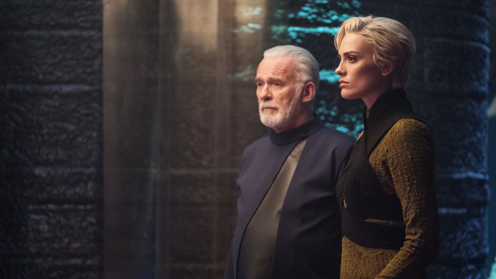 Ian McElhinney as Val-El and Wallis Day as Nyssa-Vex in Krypton - 'Light-Years From Home' - Season 2