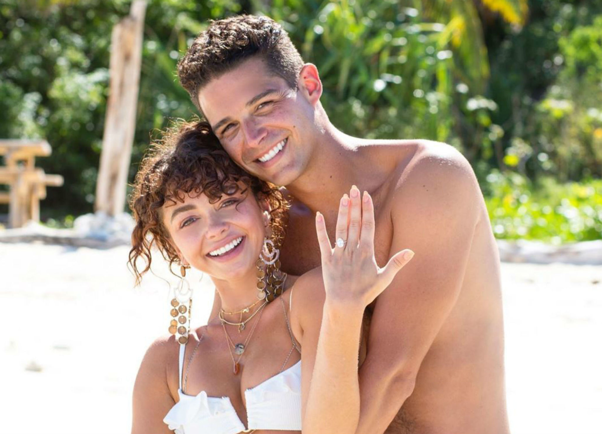 Wells Adams and Sarah Hyland