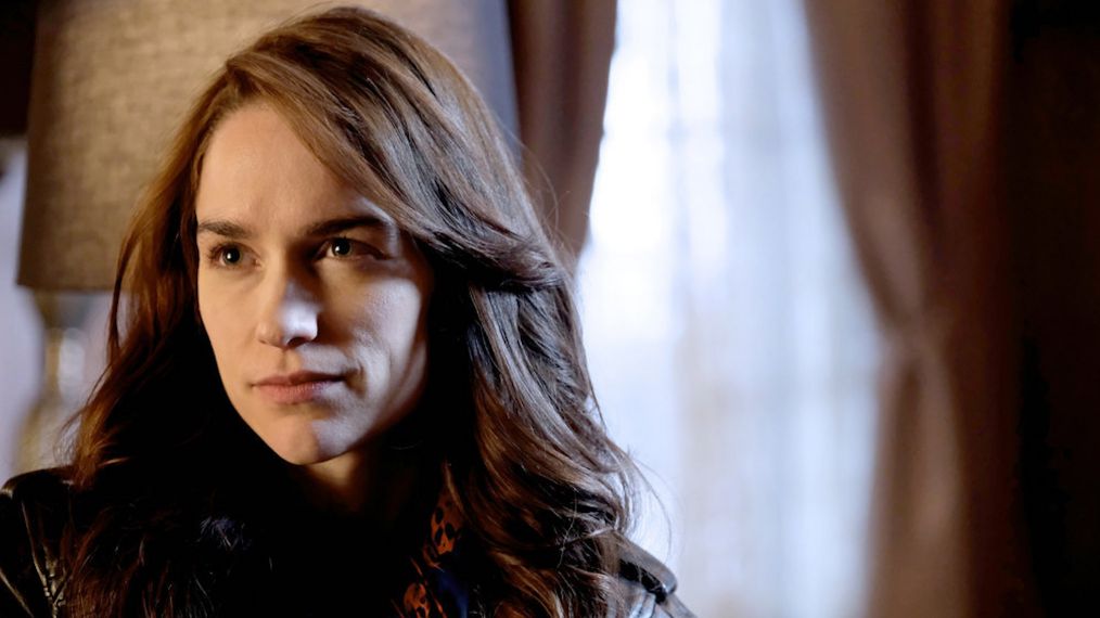 Wynonna Earp - Season 2 - Melanie Scrofano