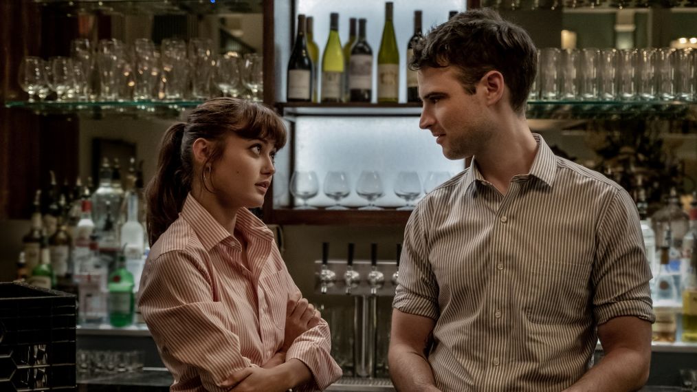 Ella Purnell and Tom Sturridge in Sweetbitter