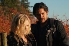 Eliza Taylor as Clarke and Bob Morley as Bellamy in The 100 - 'The Old Man and the Anomaly'