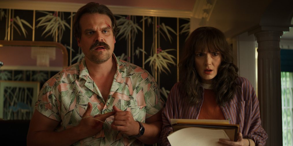 Stranger Things Joyce and Hopper