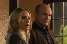 Kristen Bell as Veronica Mars and Keith Mars in Veronica Mars - 'Heads You Lose'