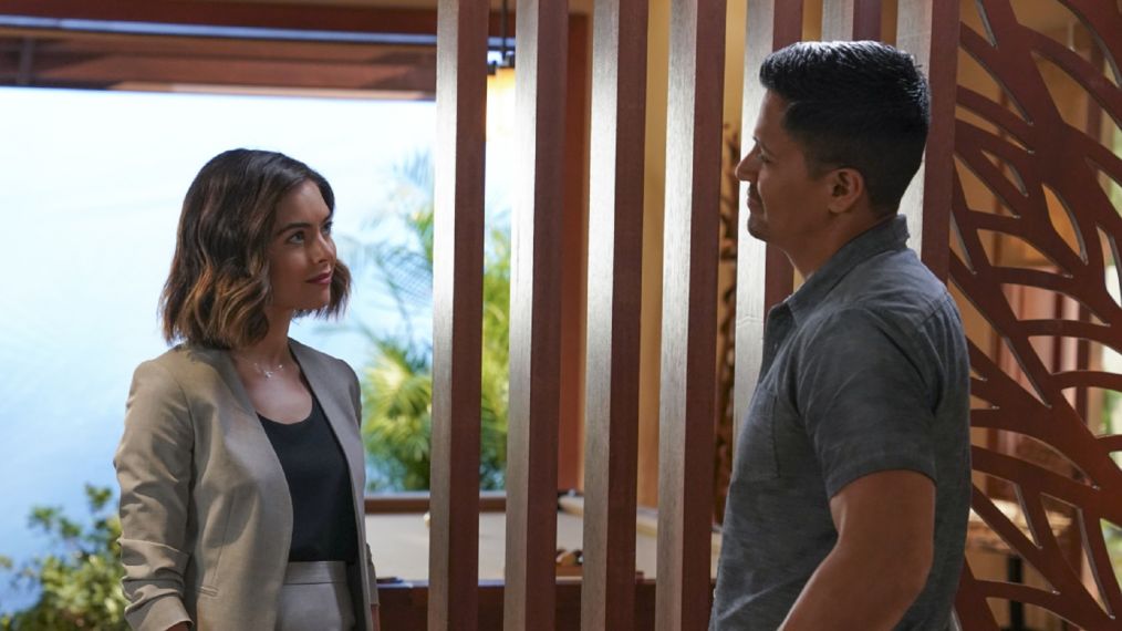 Brooke Lyons as Abby Miller and Jay Hernandez as Thomas Magnum in Magnum PI - 'Payback is for Beginners'