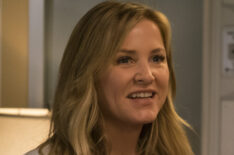 Jessica Capshaw as Arizona Robbins in Grey's Anatomy - 'Fight For Your Mind'