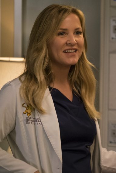 Jessica Capshaw as Arizona Robbins in Grey's Anatomy - 'Fight For Your Mind'