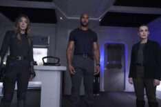 Chloe Bennet, Henry Simmons, Elizabeth Henstridge in Marvel’s Agents of S.H.I.E.L.D.