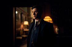 Netflix Reveals 'Peaky Blinders' Season 5 Premiere Date & First Look (PHOTOS)