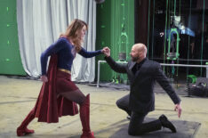 Melissa Benoist and Jon Cryer behind the scenes of Supergirl - 'The House Of L'