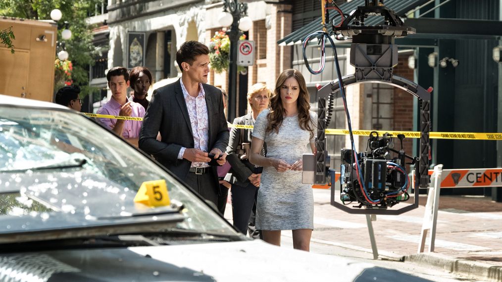 Hartley Sawyer and Danielle Panabaker behind the scenes of The Flash - “Nora”