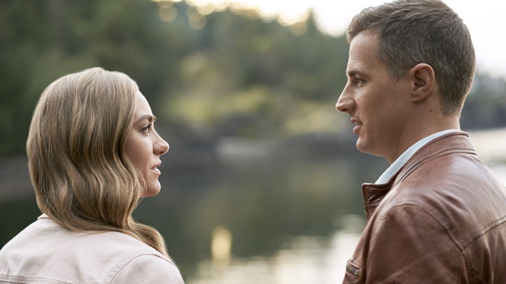 Jessica Sipos and Brendan Penny in Chesapeake Shores - 'The End Is Where We Begin'