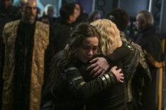 'The 100' EP Jason Rothenberg on That Octavia Cliffhanger, Clarke's Mental State & Season 7