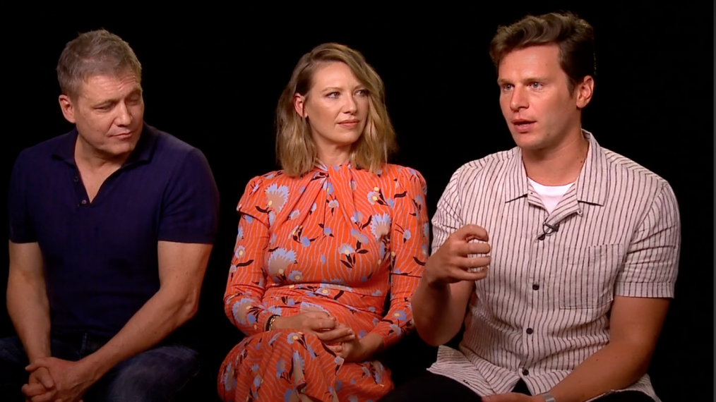 'Mindhunter': Jonathan Groff, Anna Torv & Holt McCallany Take Us Inside Season 2 (VIDEO)