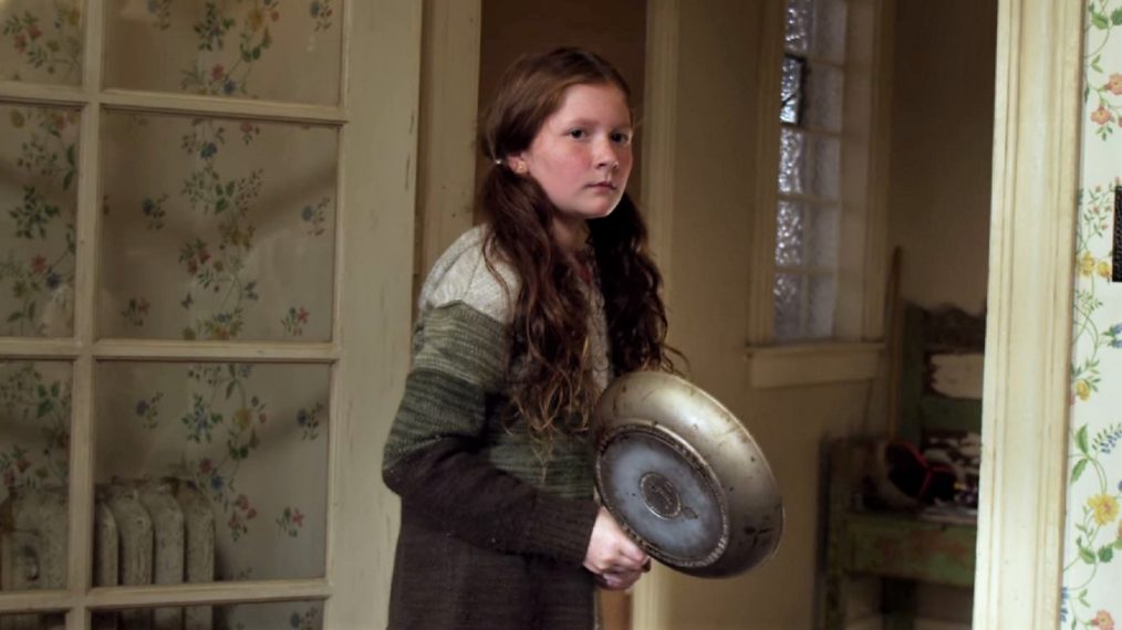 Emma Kenney as Debbie Gallagher in Season 1.