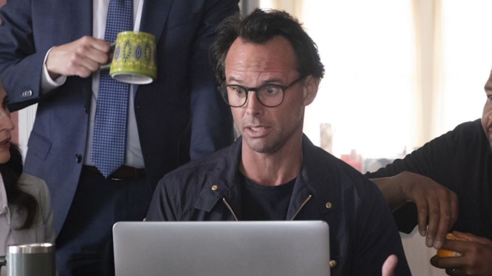 The Unicorn - Pilot - Walton Goggins