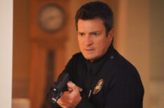 Nathan Fillion points a gun in The Rookie