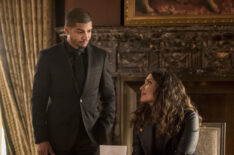 Rick Gonzalez as Rene Ramirez/Wild Dog and Juliana Harkavy as Dinah Drake/Black Canary in Arrow - 'Starling City'