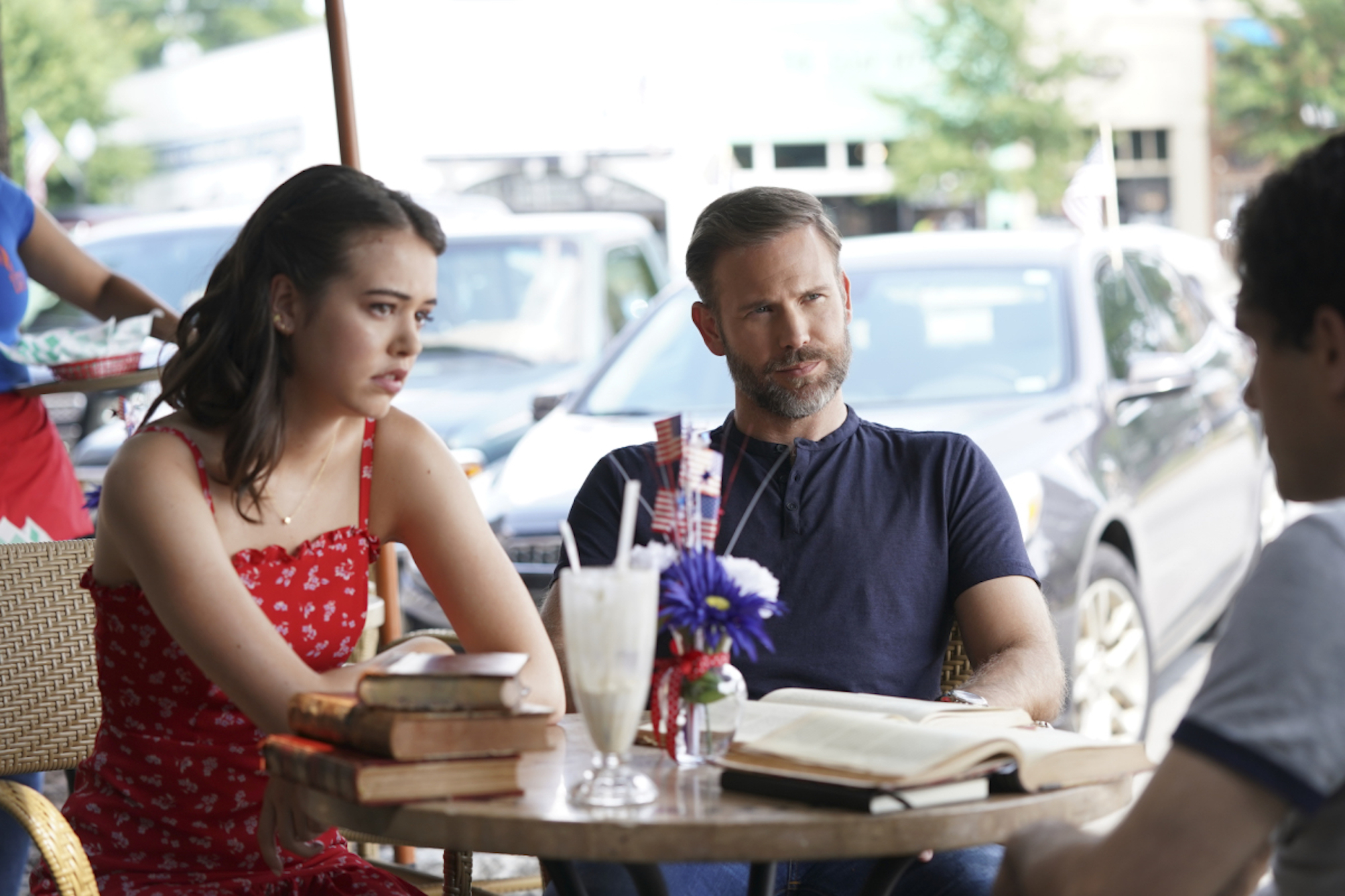 Who plays Alaric Saltzman on CW Legacies? - Matthew Davis - CW 'Legacies':  Meet the - PopBuzz