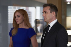 Sarah Rafferty as Donna Paulsen, Gabriel Macht as Harvey Specter in Suits - Season 9