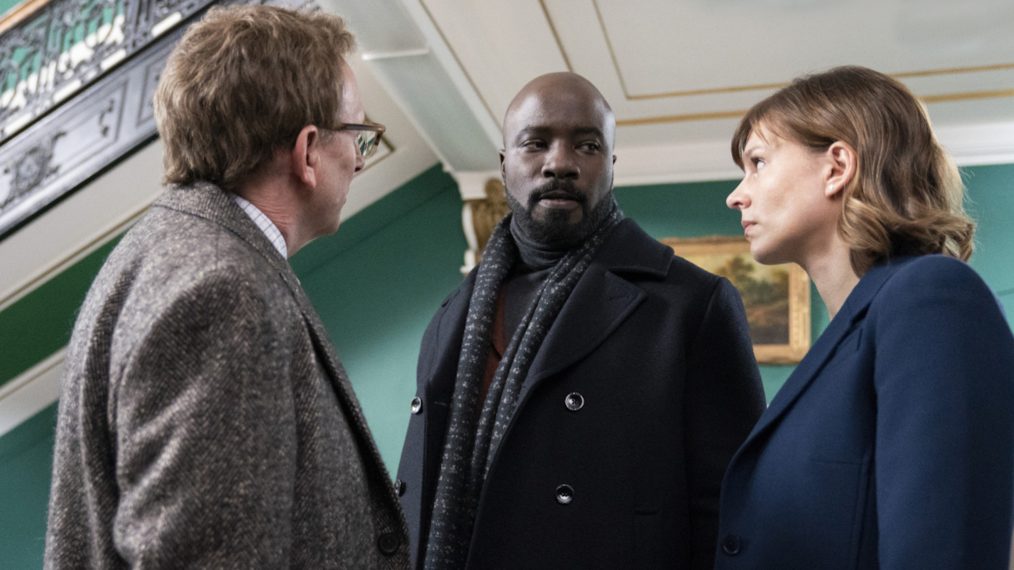 Michael Emerson as Leland Townsend, Mike Colter as David Acosta, and Katja Herbers as Kristen Bouchard in Evil - Season 1, Episode 1