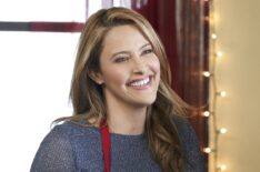 Christmas Wishes and Mistletoe Kisses - Jill Wagner