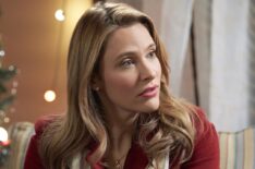 Christmas Wishes and Mistletoe Kisses - Jill Wagner