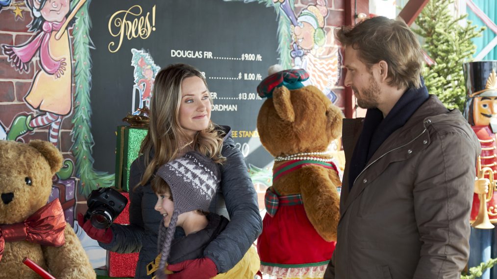 Picture a Perfect Christmas - Merritt Patterson, Luke Roessler, Jon Cor