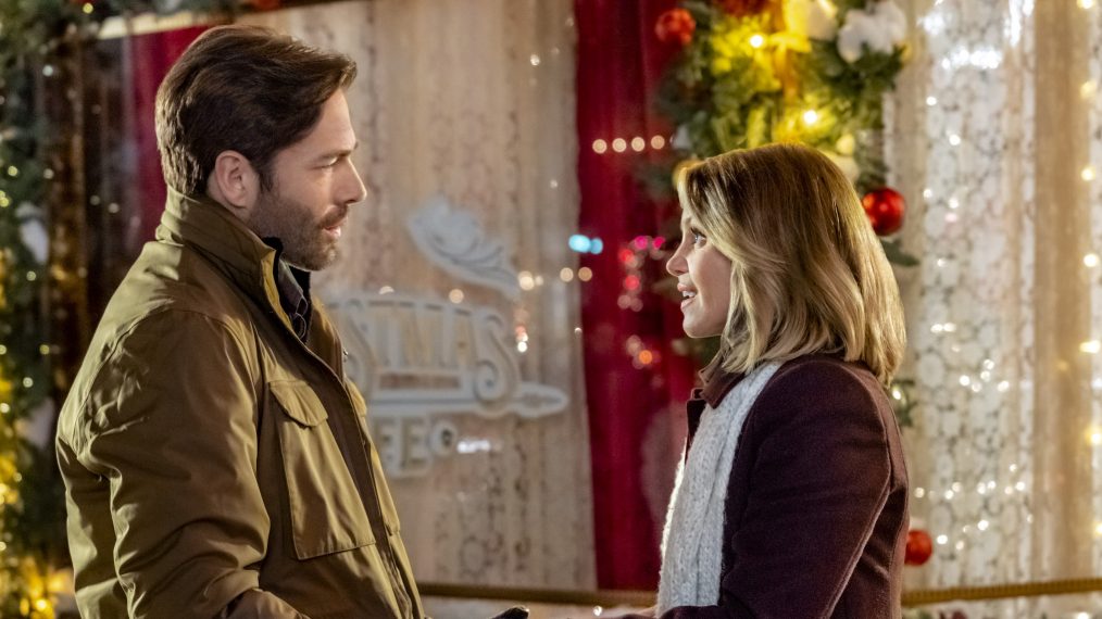 Christmas Town - Tim Rozon, Candace Cameron Bure